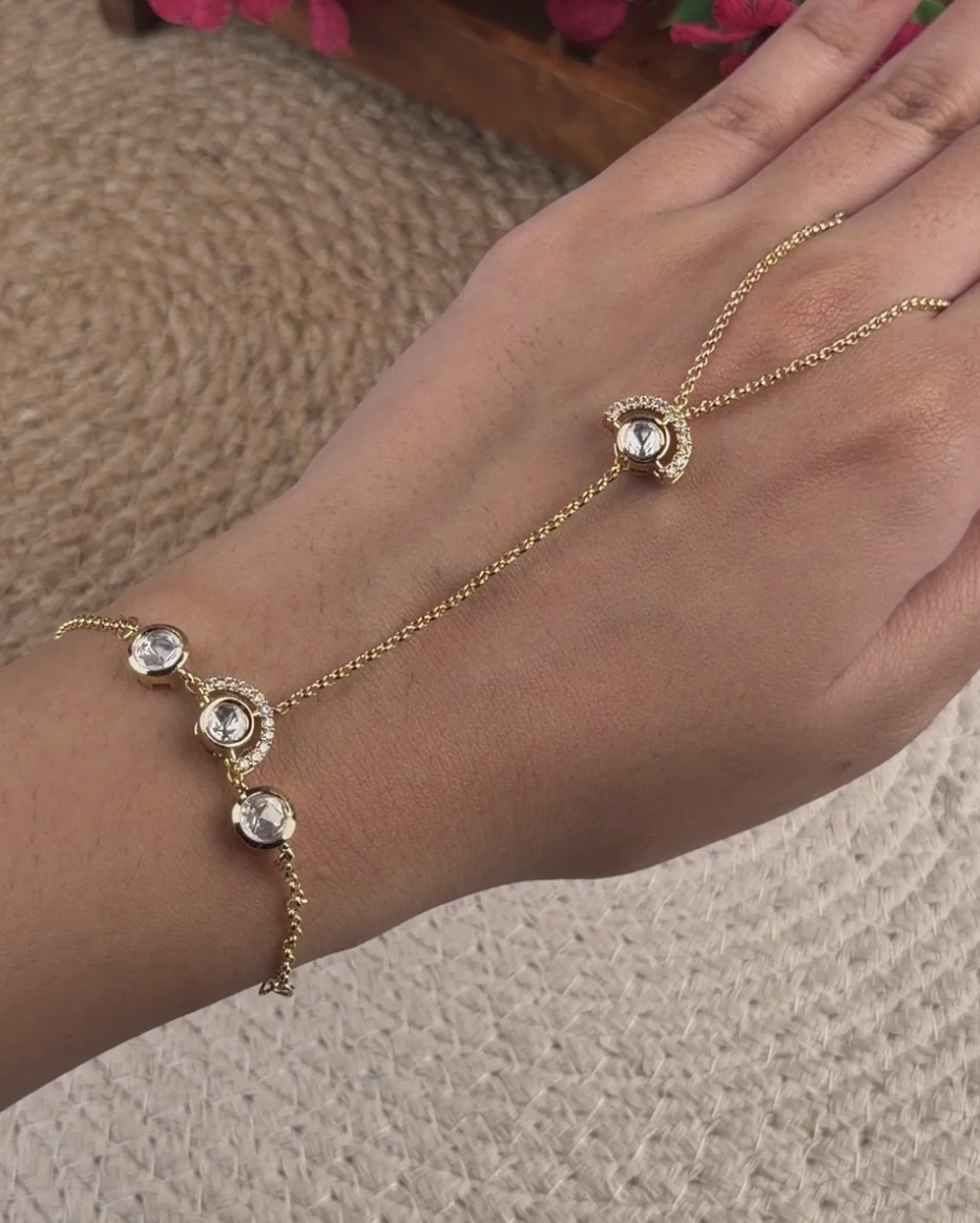 Delicate gold-tone hand chain from the Everyday Edit collection